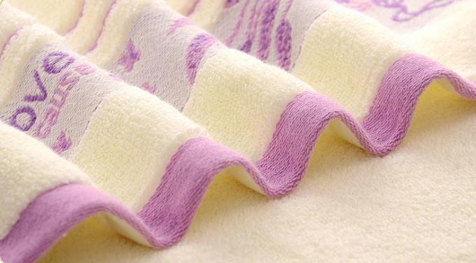 De zuivere Katoenen Badhanddoeken van Microfiber Anti - verdwijn met Hoogwaterabsorptievermogen langzaam